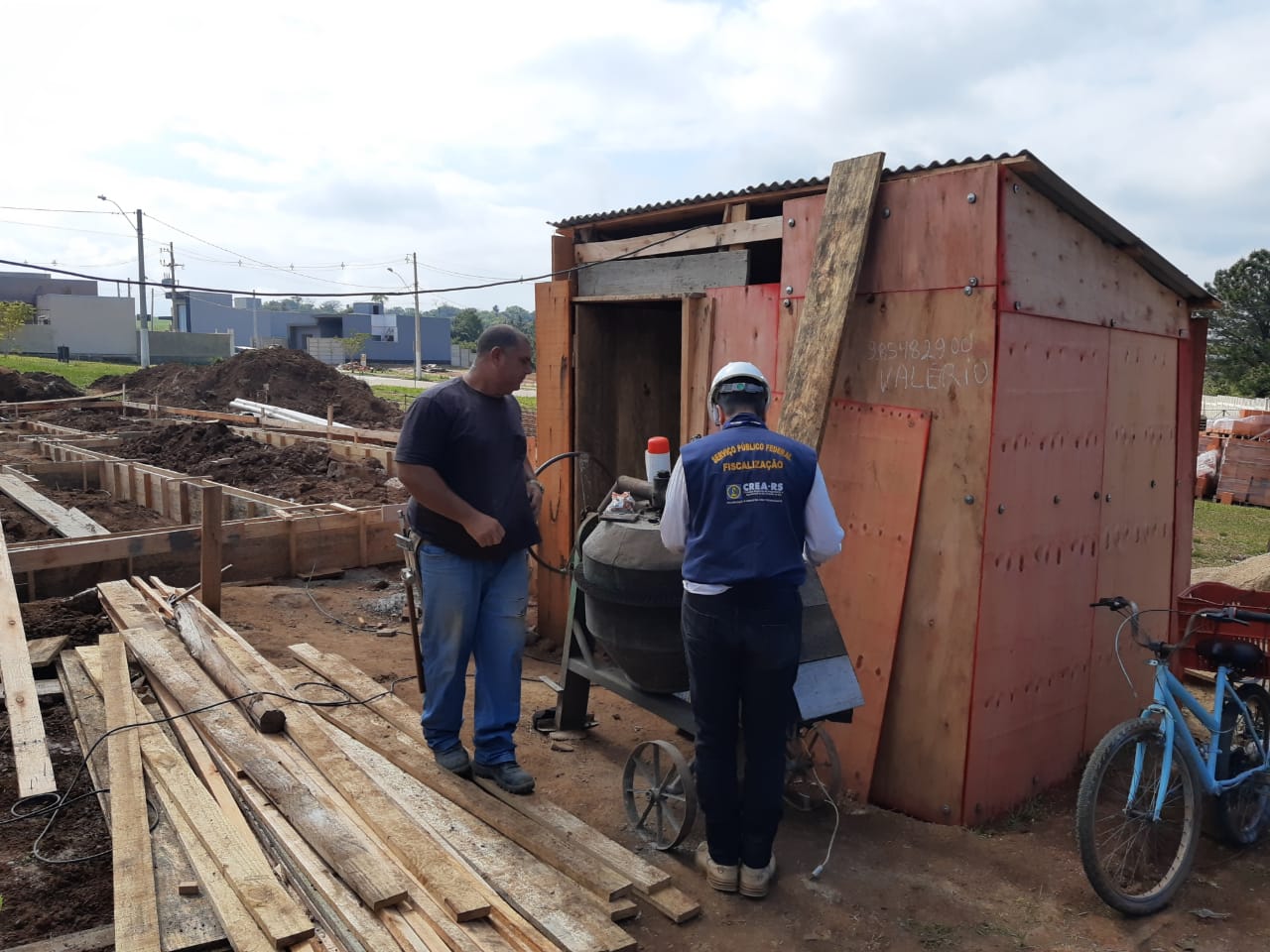 O objetivo é verificar a responsabilidade técnica das obras